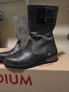 Sorel Gray  Suede & Leather Combat Boots